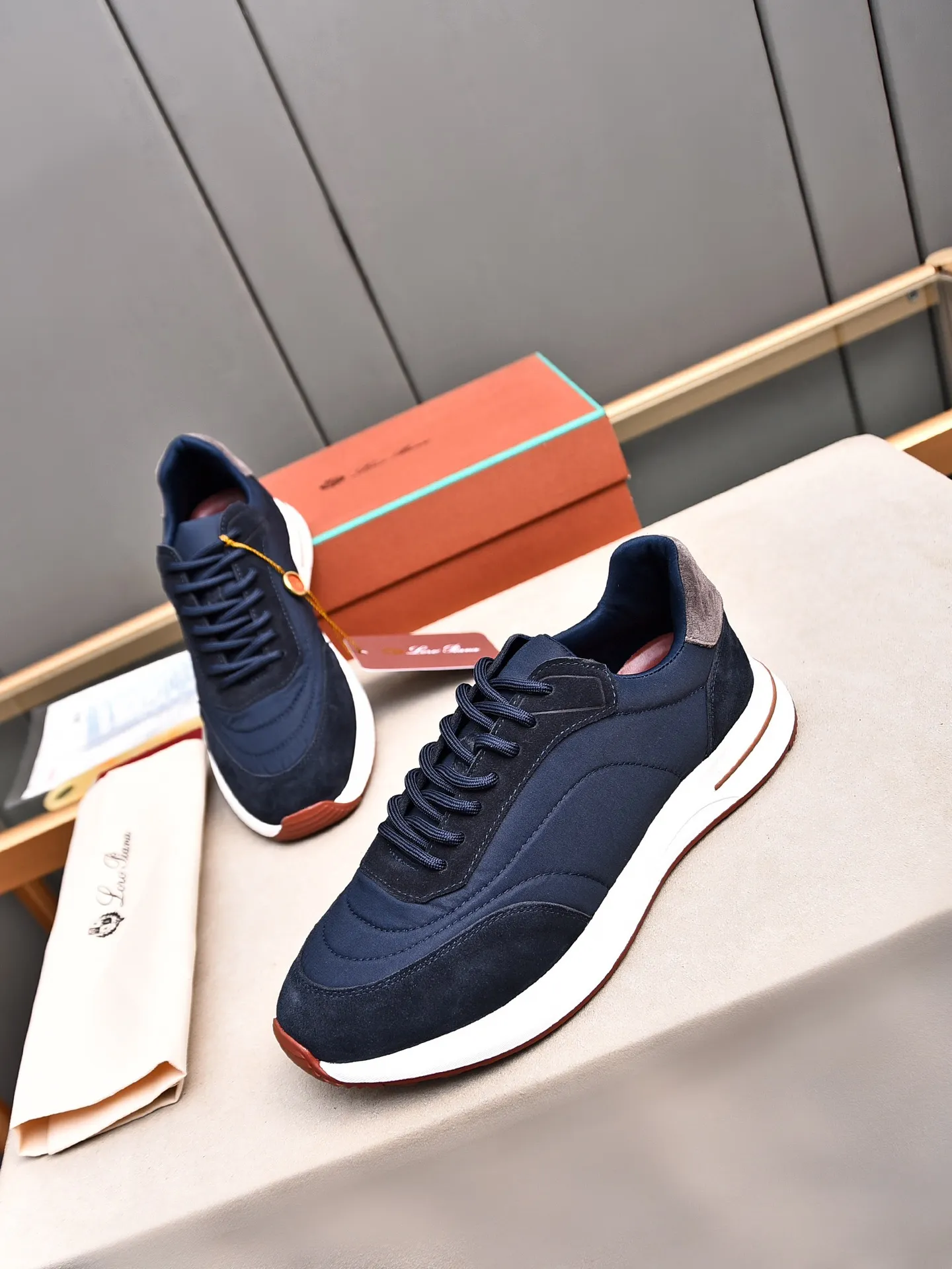 Men's shoes 💰460 LP new product on sale Loro Piana sports shoes｜Made with top-layer frosted and imported waterproof fabrics｜Comprehensive one-to-one restoration of the counter process｜Installed with original molded rubber three-color combination craft outsole｜Size: 39-44 (customized at 45.46)